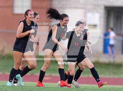 Thumbnail 1 in Marvin Ridge vs. Myers Park photogallery.