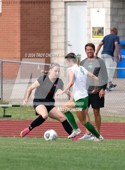 Thumbnail 2 in Marvin Ridge vs. Myers Park photogallery.
