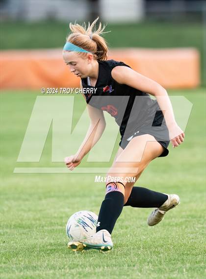 Thumbnail 1 in Marvin Ridge vs. Myers Park photogallery.