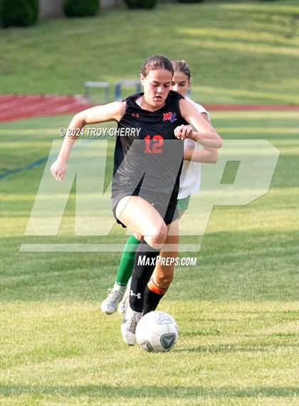 Thumbnail 2 in Marvin Ridge vs. Myers Park photogallery.