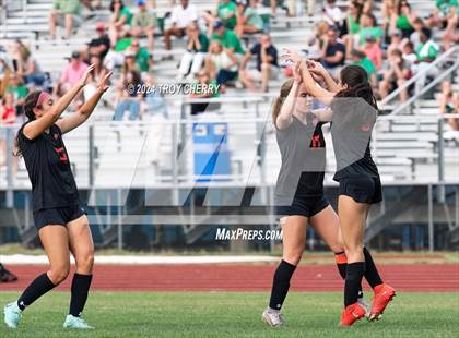 Thumbnail 1 in Marvin Ridge vs. Myers Park photogallery.