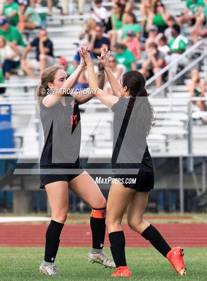 Thumbnail 2 in Marvin Ridge vs. Myers Park photogallery.