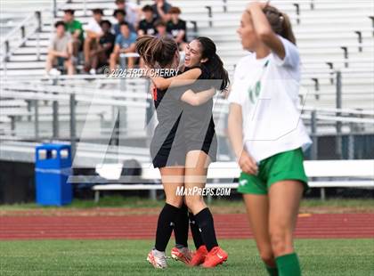 Thumbnail 3 in Marvin Ridge vs. Myers Park photogallery.