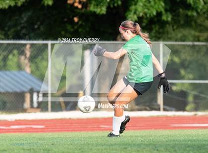 Thumbnail 1 in Marvin Ridge vs. Myers Park photogallery.
