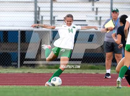Thumbnail 1 in Marvin Ridge vs. Myers Park photogallery.