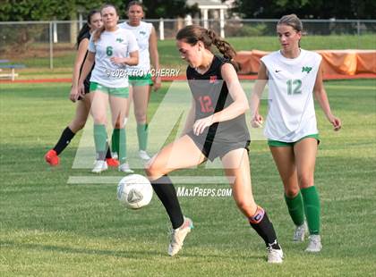 Thumbnail 3 in Marvin Ridge vs. Myers Park photogallery.