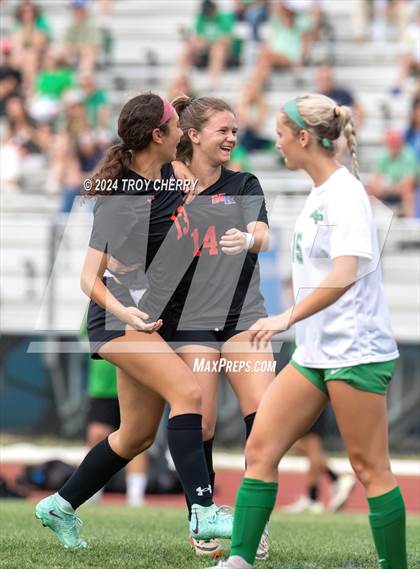 Thumbnail 3 in Marvin Ridge vs. Myers Park photogallery.