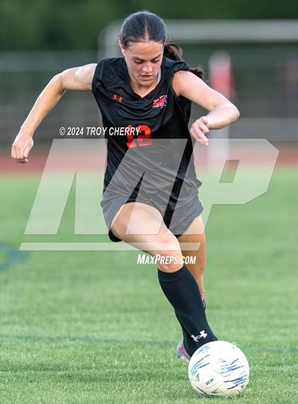 Thumbnail 1 in Marvin Ridge vs. Myers Park photogallery.
