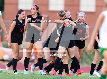 Thumbnail 3 in Marvin Ridge vs. Myers Park photogallery.