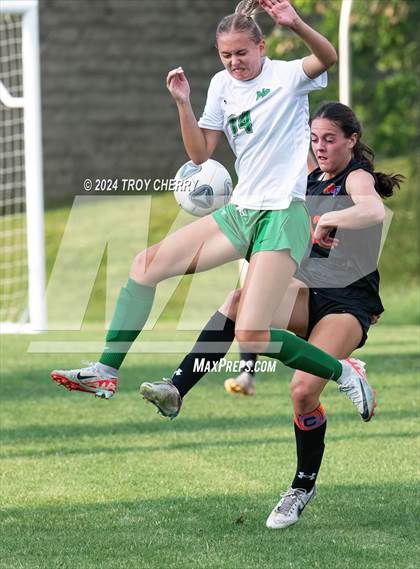 Thumbnail 1 in Marvin Ridge vs. Myers Park photogallery.