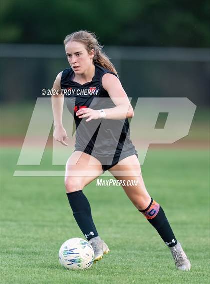 Thumbnail 3 in Marvin Ridge vs. Myers Park photogallery.