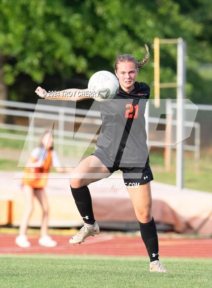 Thumbnail 2 in Marvin Ridge vs. Myers Park photogallery.