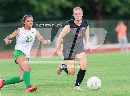 Thumbnail 2 in Marvin Ridge vs. Myers Park photogallery.
