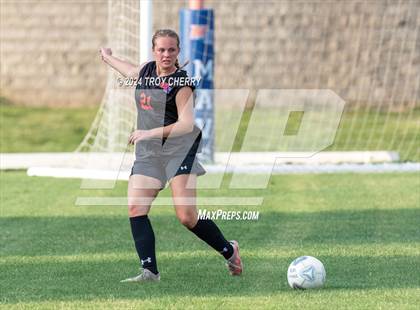 Thumbnail 3 in Marvin Ridge vs. Myers Park photogallery.