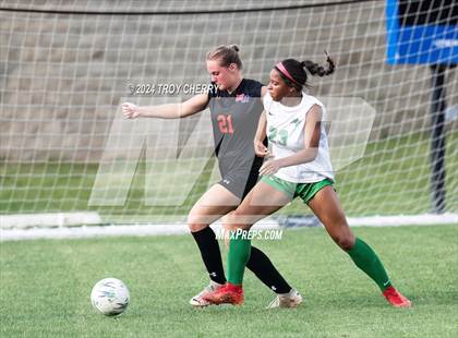 Thumbnail 3 in Marvin Ridge vs. Myers Park photogallery.