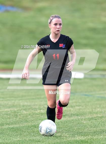 Thumbnail 2 in Marvin Ridge vs. Myers Park photogallery.