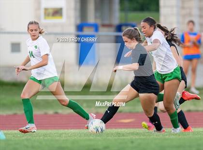 Thumbnail 3 in Marvin Ridge vs. Myers Park photogallery.