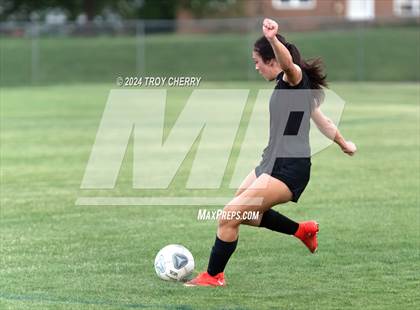 Thumbnail 3 in Marvin Ridge vs. Myers Park photogallery.