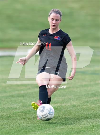 Thumbnail 3 in Marvin Ridge vs. Myers Park photogallery.