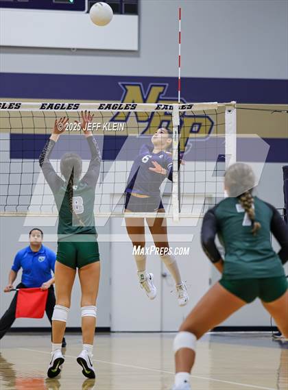 Thumbnail 3 in Pine Crest vs. Gulliver Prep photogallery.