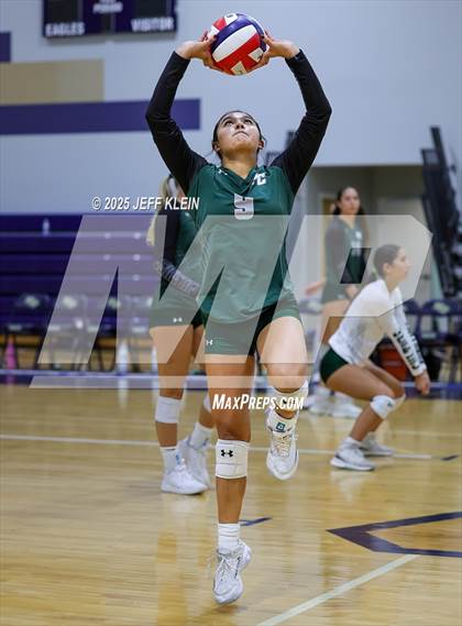 Thumbnail 1 in Pine Crest vs. Gulliver Prep photogallery.