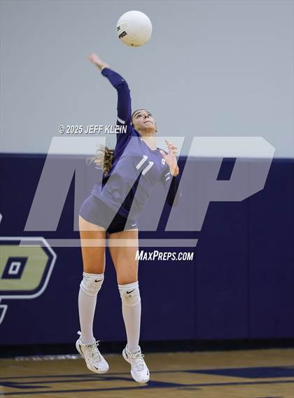 Thumbnail 2 in Pine Crest vs. Gulliver Prep photogallery.
