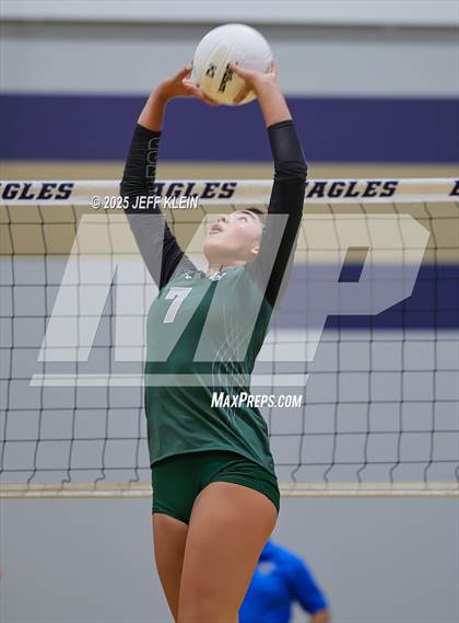 Thumbnail 1 in Pine Crest vs. Gulliver Prep photogallery.