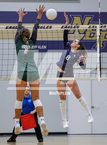 Thumbnail 2 in Pine Crest vs. Gulliver Prep photogallery.