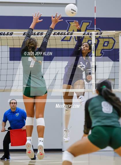 Thumbnail 1 in Pine Crest vs. Gulliver Prep photogallery.