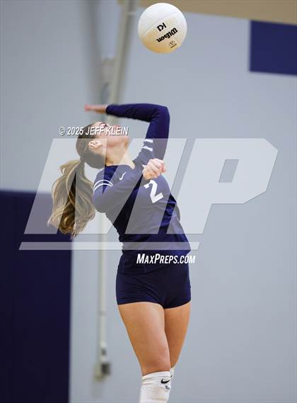 Thumbnail 1 in Pine Crest vs. Gulliver Prep photogallery.