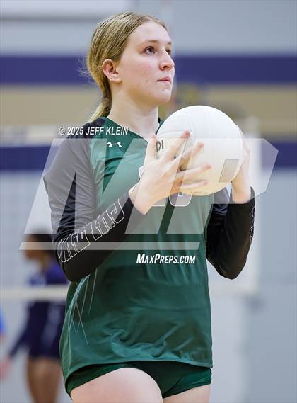 Thumbnail 1 in Pine Crest vs. Gulliver Prep photogallery.