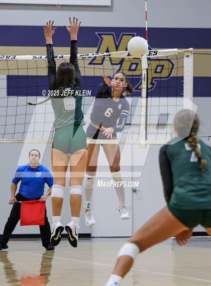 Thumbnail 2 in Pine Crest vs. Gulliver Prep photogallery.