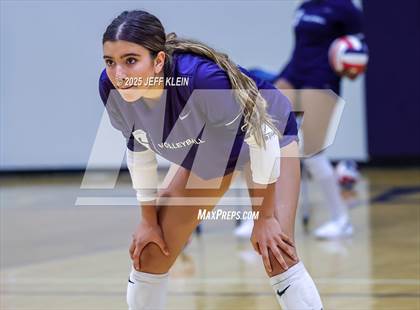 Thumbnail 2 in Pine Crest vs. Gulliver Prep photogallery.