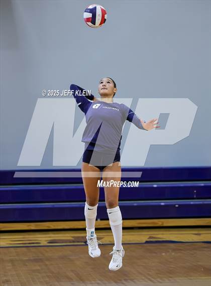 Thumbnail 1 in Pine Crest vs. Gulliver Prep photogallery.