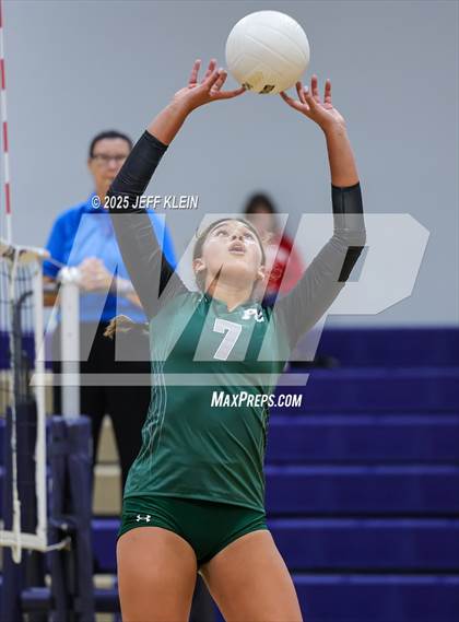 Thumbnail 3 in Pine Crest vs. Gulliver Prep photogallery.