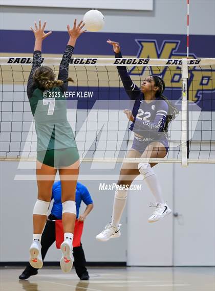 Thumbnail 1 in Pine Crest vs. Gulliver Prep photogallery.