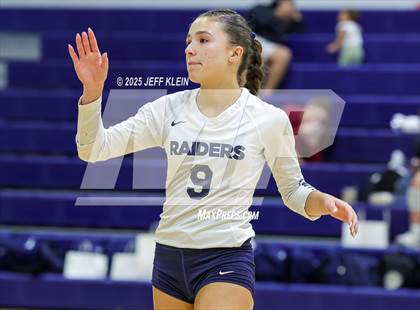 Thumbnail 1 in Pine Crest vs. Gulliver Prep photogallery.