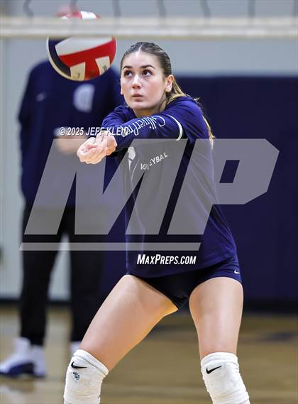 Thumbnail 2 in Pine Crest vs. Gulliver Prep photogallery.
