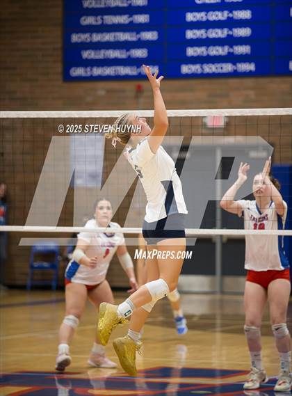Thumbnail 3 in Canby @ La Salle photogallery.