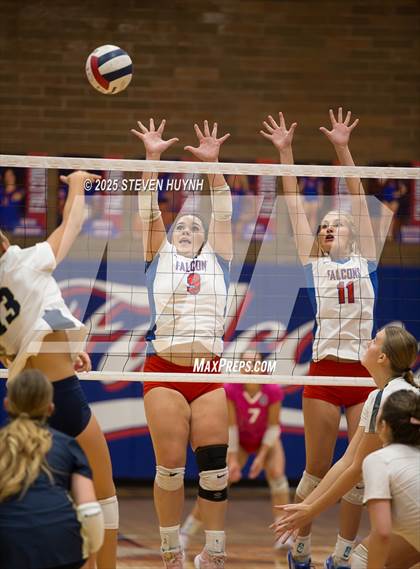 Thumbnail 3 in Canby @ La Salle photogallery.