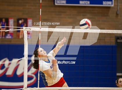 Thumbnail 3 in Canby @ La Salle photogallery.