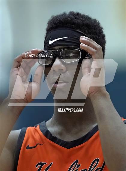 Thumbnail 3 in South Lakes vs. Hayfield  (VHSL Class 6 Semifinal) photogallery.