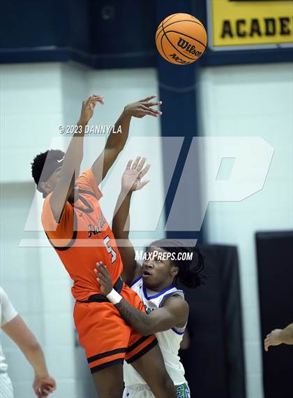 Thumbnail 2 in South Lakes vs. Hayfield  (VHSL Class 6 Semifinal) photogallery.