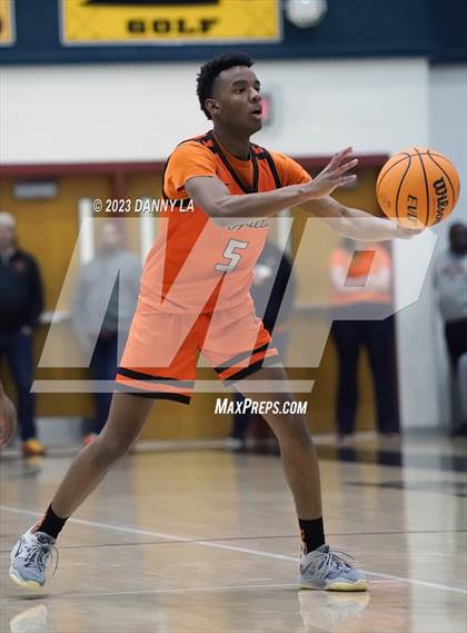 Thumbnail 2 in South Lakes vs. Hayfield  (VHSL Class 6 Semifinal) photogallery.