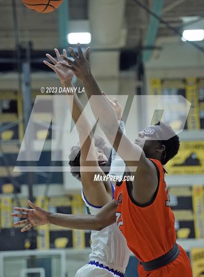 Thumbnail 1 in South Lakes vs. Hayfield  (VHSL Class 6 Semifinal) photogallery.
