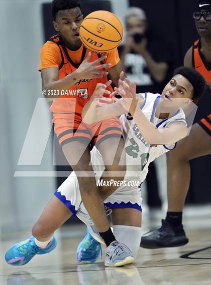 Thumbnail 1 in South Lakes vs. Hayfield  (VHSL Class 6 Semifinal) photogallery.