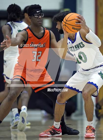 Thumbnail 3 in South Lakes vs. Hayfield  (VHSL Class 6 Semifinal) photogallery.