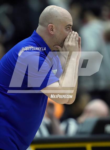 Thumbnail 3 in South Lakes vs. Hayfield  (VHSL Class 6 Semifinal) photogallery.