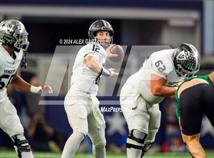 Thumbnail 2 in Southlake Carroll vs. Vandegrift (UIL 6A Division II Final) photogallery.