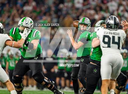 Thumbnail 2 in Southlake Carroll vs. Vandegrift (UIL 6A Division II Final) photogallery.
